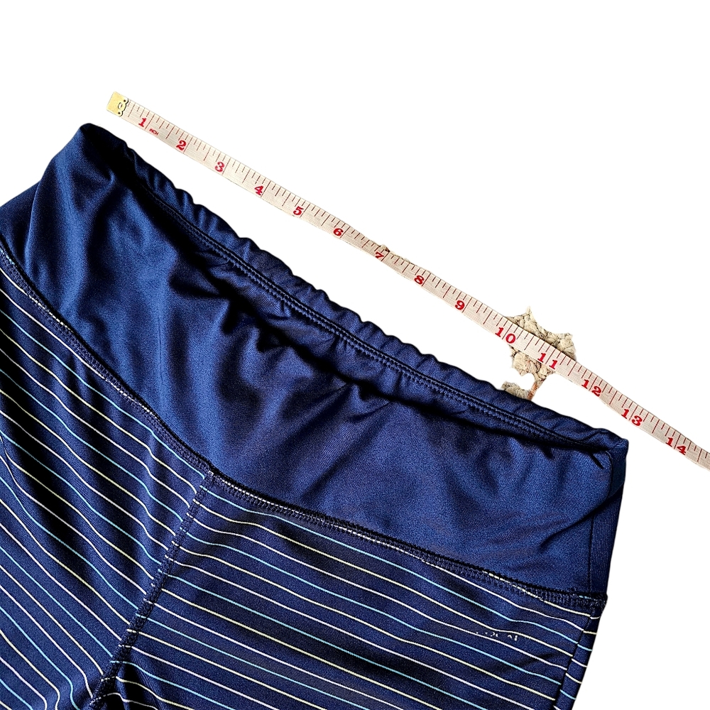 Jockey Women's Striped Cutout Capri Active Leggings - Size M - Picture 9 of 10